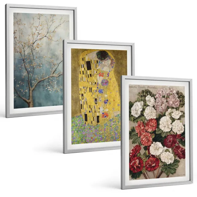 Coloray 3-Delige Schilderij Set - Bloemen En Bomen In De Schilderstijl Van De Kus Van Gustav Klimt. - 40 x 60 cm - Wanddecoratie - Muurdecoratie - Woonkamer - Moderne Wanddecoratie Zilveren lijst