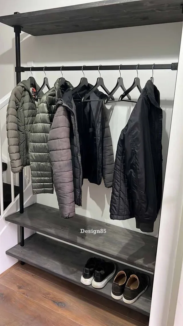 Design85 Industriële Wandkapstok met Hoedenplank – Steigerbuis Kapstok voor Kleerhangers – Hout & Zwart Staal – 120 cm – Design85