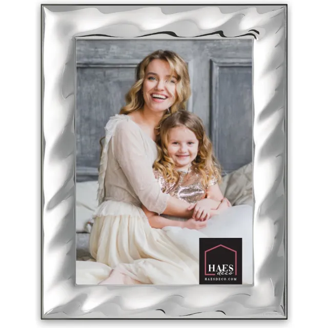 HAES deco Verzilverde Fotolijst Prato voor een foto van 13x18 cm – Fraai Verzilverd met luxe Houten achterzijde en standaard om neer te zetten – VP10818