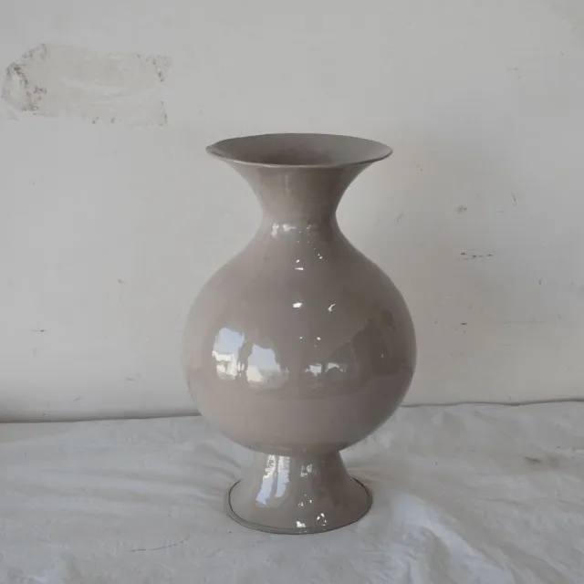 homebound by ky Metalen vaas Shiro S glossy sand