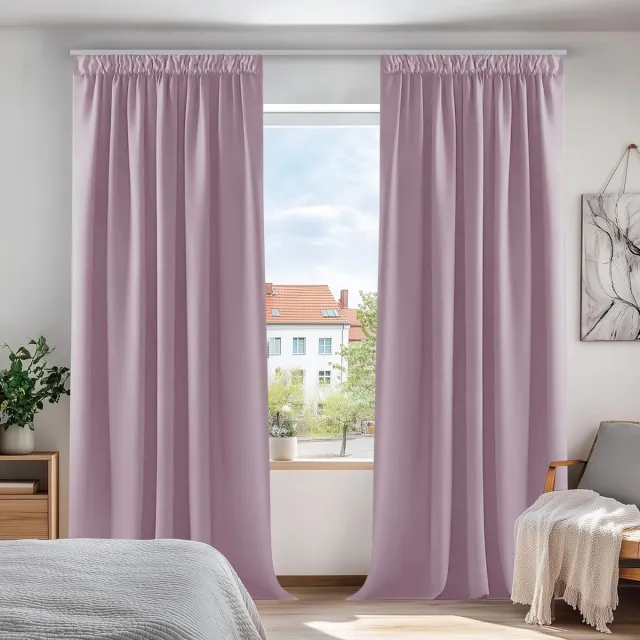 Famanu Verduisterende Gordijnen Plooiband, Kant en Klaar, Ondoorzichtige Gordijnen voor Woonkamer, 132x160 cm (B x H), Lichtroze, 2 stuks