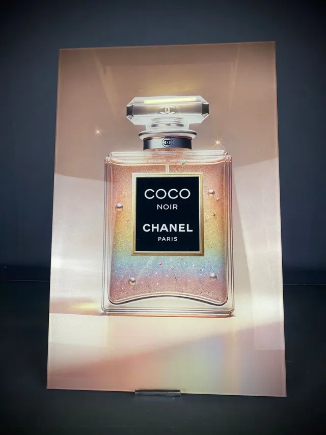 blackarts Coco Nior Chanel op plexiglas 60x90cm color