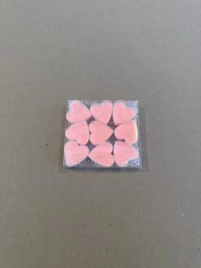 FB Pro Kaarsen - Hartjes kaarsen - Theelichtjes - Set van 9 waxinelichtjes - Ideaal voor decoratie of feesten en cadeaus - 70 minuten brandduur en stabiele vlam - Verpakt in geschenkdoos - Perfect voor Valentijnsdag of bruiloften en diners - Roze