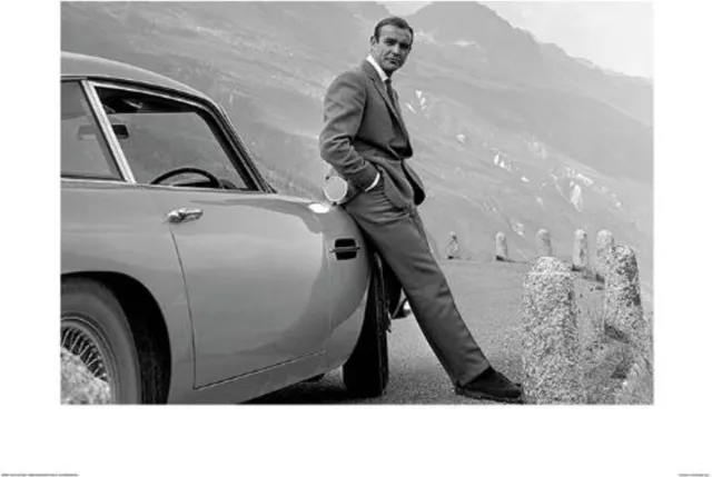 Pyramid Poster - James Bond Aston Martin - 60 X 80 Cm - Multicolor Divers