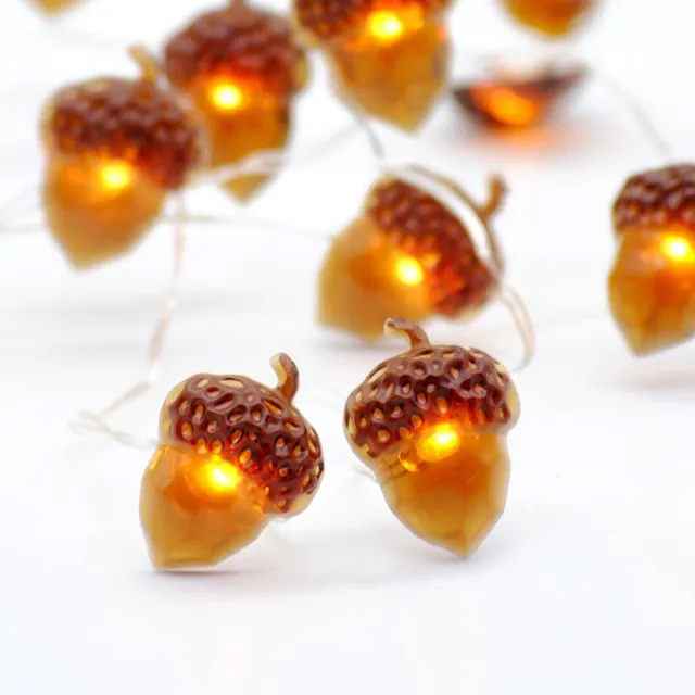 Ynkkvre LED Lichtketting – Dennenappelvormige LED Lichtketting – 3 m 30 Lampjes LED Lichtketting – Kerstverlichting Voor Binnen en Buiten – Waterdicht IP64 – Afstandsbediening met Timer – 40 Uur Batterijduur – Buigzaam Koperdraad