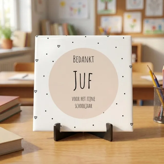 Tegeltje met tekst | Bedankt Juf | Bedankt cadeautje | Glans afwerking | Inclusief gratis standaard | 15 x 15 cm | Fotofabriek wit, roze
