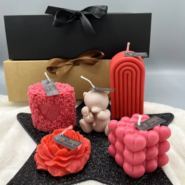 Dearest Candles present - kaarsen - Vegan - koolzaadwas - 100% natuurlijk - figuurkaars - set van 5 - Valentijnsdag - partner - geschenkdoos - hartjes - bloemen - decoratie – liefde - cadeau - Rood - Donker roze - Beige