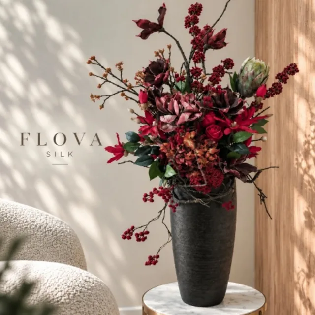 Flova Silk Premium Luxe Zijden bloemen , Bloemenarrangement Bordeaux Rood met Keramische Vaas - Kunstbloemen Boeket - Herfstdecoratie, Wedding & Woondecoratie Lichtroze , creme , wit , groen en gele bloemaccenten
