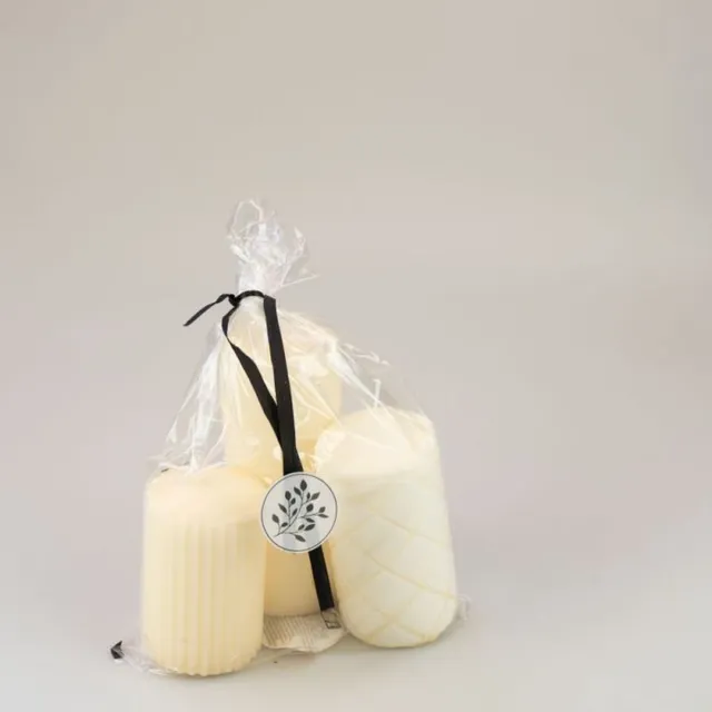 Branded by Cadeau giftset - set/ 3 stompkaarsen - Creme met patroon - 9 / 11 / 14 cm