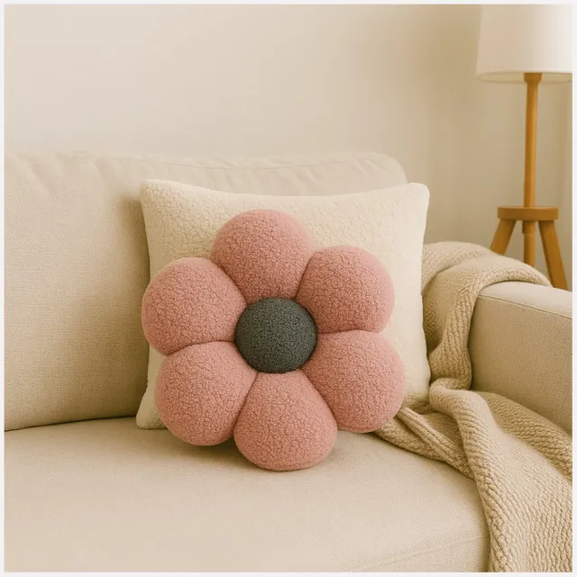 Soosie Sierkussen Bloem – Kussentje – Teddy Bouclé – Ø 40 cm – Zacht Roze & Grijs