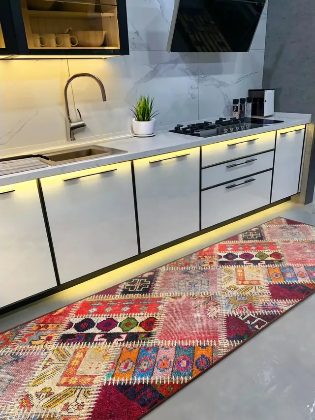 De Groen Home Vloerkleed 80x220cm - HARMONIE COLLECTIE - Patchwork Edition - Keukenloper - Halloper - Wasbaar Antislip Zacht Tapijt Donkerrood
