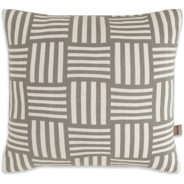 Knit Factory Dash Sierkussen - Vierkant kussen - Kussen woonkamer - Bank kussen - Decoratie kussen - Modern - Ecru/Urban Green - 50x50 cm - Superzacht - Geblokt/Gestreept - Kussenhoes inclusief kussenvulling