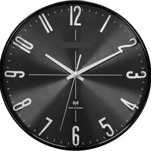 PromoHome Draadloze Wandklok 30 cm Stil 3D Zwart – Analoge Radiografische Klok zonder Tikken, Modern Design voor Woonkamer Slaapkamer Keuken