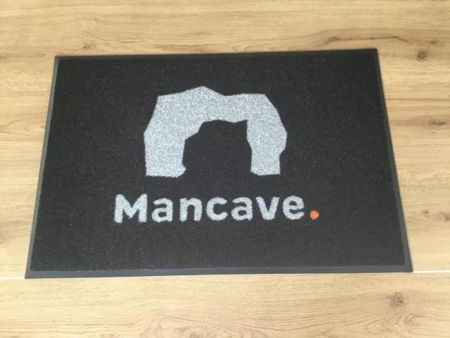 ADmat Deurmat Mancave | zwart | 75x50cm