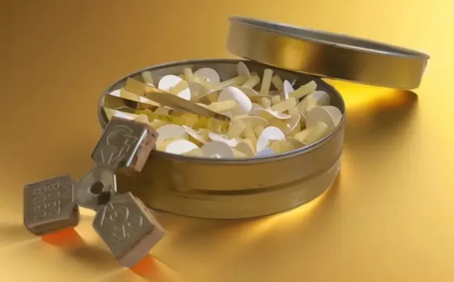 G. A. Glafey GmbH & Co. KG Drijfkaarsen set – 4 doosjes met elk 90 lonten en drijver Aluminium en kurk