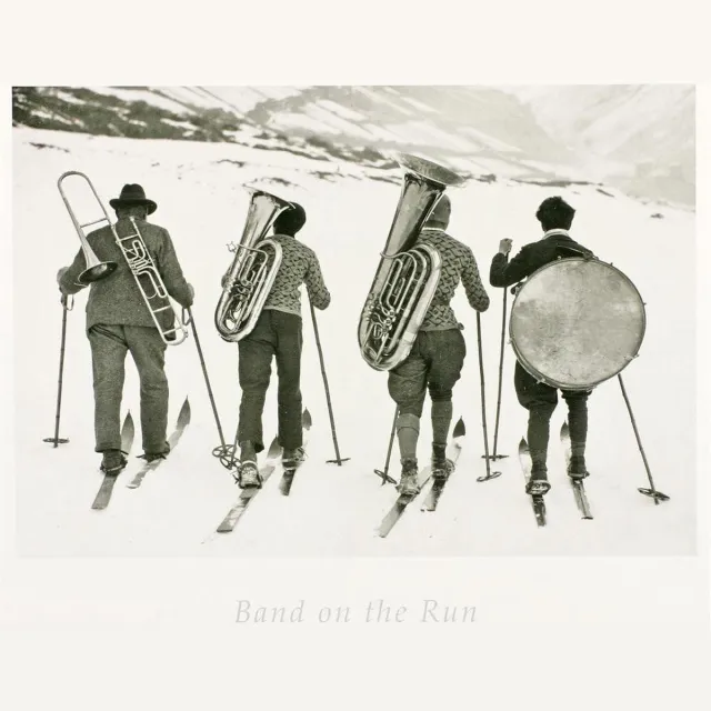 Catch Projecten Poster - Band on the Run - Betmann Archive - Zwart/Wit - Fotografie - Jaren 80