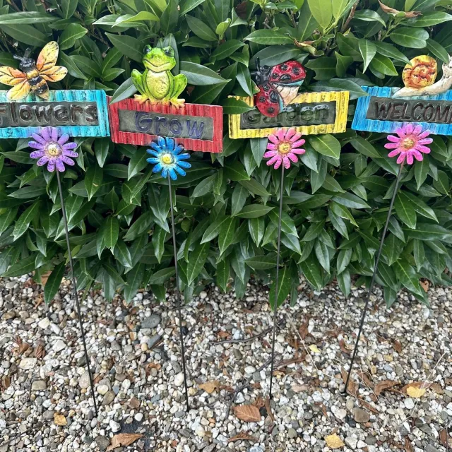 Impuls Metalen deco tuinstekers " Slak/bij/lieveheersbeestje & kikker met bloem" - Set van 4 stuks - meerkleurig + glas - hoogte 62 x 15 x 1 cm - Tuinaccessoires - Tuindecoratie – Tuinstekers Meerkleurig - slak/lieveheersbeestje/bij/kikker/vlinder + glazen platen