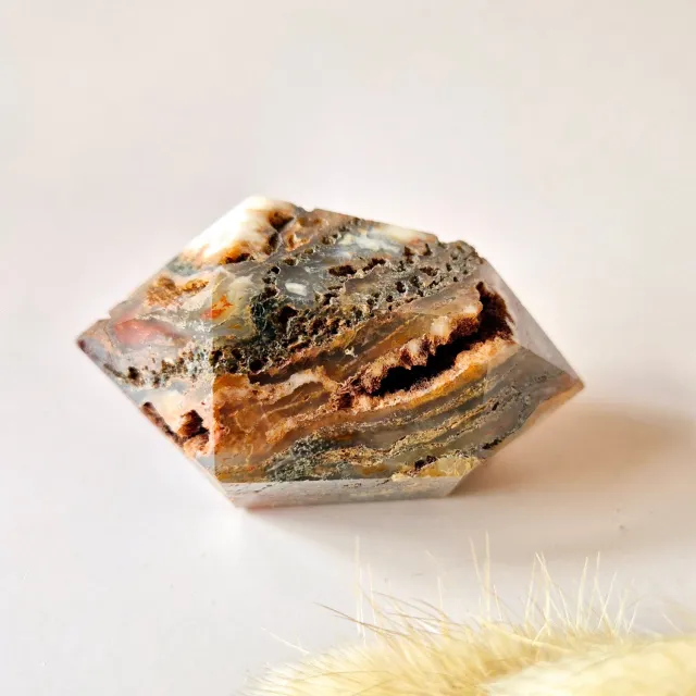 Moonlight Gemstones Rode Mosagaat Dubbele Punt Toren - Wand (Double Terminated) Meerkleurig