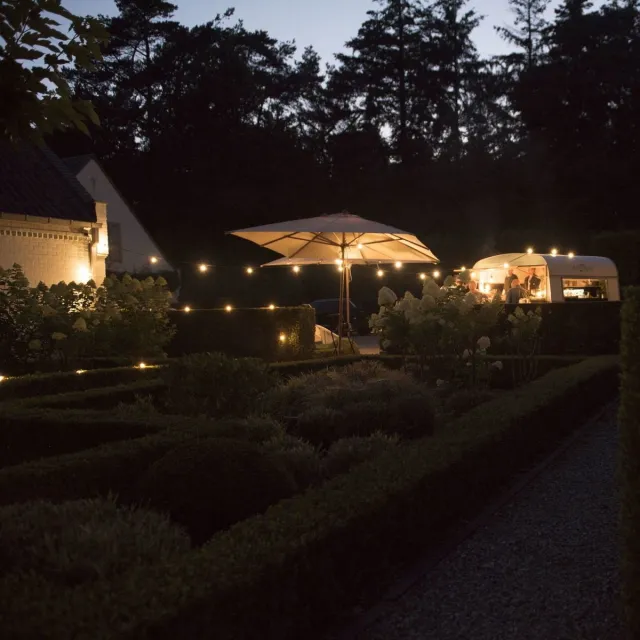 LumenXL lichtsnoer voor buiten 20 meter 30 fittingen - 1 watt 2650K U-vorm LED filament lampen - IP20 dimmer