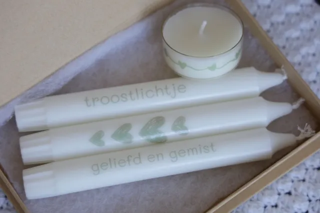 liefdevolle Gepersonaliseerde Luxe Witte Kaarsenset met Groene Troostteksten en Hartjes - troostlichtje