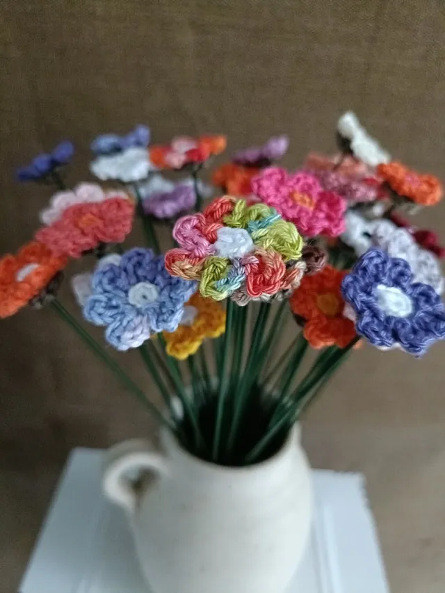Knuffelsenzo Bloemen - Bloem - Per stuk - Gehaakt - Kunstbloem - Handgemaakt - Kleine ondernemer - Gehaakt - Nep bloem - Sierbloem - Duurzaam - Kunst mix