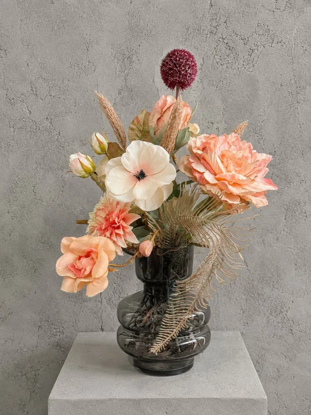 Seta Fiori Zijden Bloemen in Vaas 50 cm - Hotel Chique - Seta Fiori peach, zacht roze, bronstinten