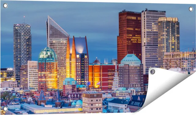 Gards Tuinposter Den Haag Skyline met Wolkenkrabbers - 80x40 cm - Tuindoek - Tuindecoratie - Wanddecoratie buiten - Tuinschilderij Multikleur