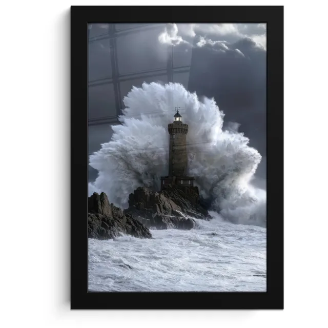 FrameYourWall Poster in lijst - Fotolijst 20x30 cm - Posters - Golf - Vuurtoren - Schuimend water - Posterlijst zwart - Decoratie - Wanddecoratie woonkamer - Muurdecoratie slaapkamer