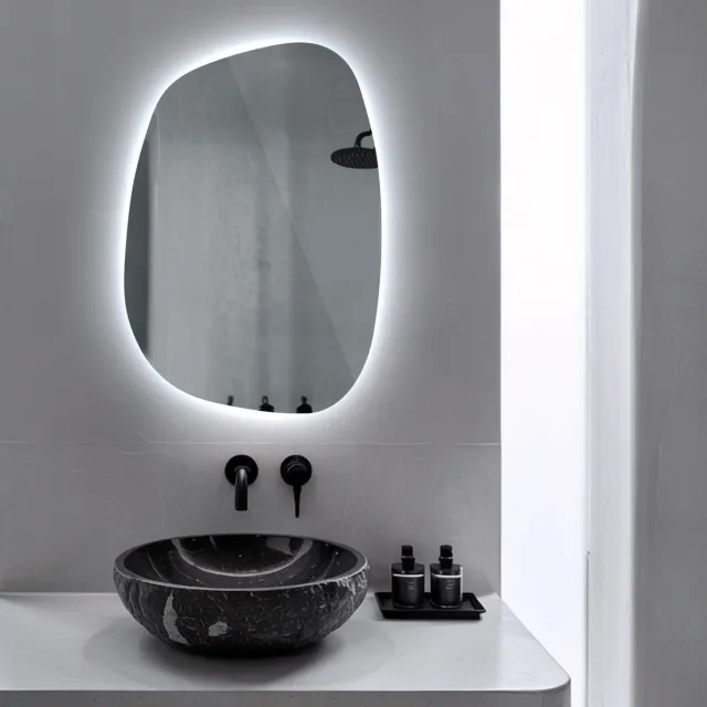 Coloray Toiletspiegel LED - Spiegel Organisch Met Licht - 78,5 cm x 57 cm - Decoratieve Organische Spiegel Gang - LED Spiegel Organische Vorm - Koel Licht - Scandinavisch LED Spiegel - Grote Organische Badkamerspiegel LED Koel Wit
