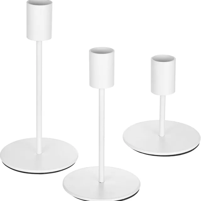 Famanu Set van 3 witte kandelaars voor kegelvormige kaarsen, vintage metalen kandelaars voor tafeldecoratie thuis en tijdens feesten