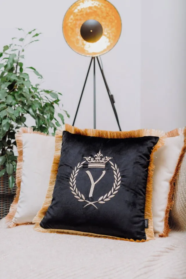 Sandra Mika Embroidered pillow / personalised pillow / monogram pillow / decorative cushion 40x 40 black velvet letter Y Zwart