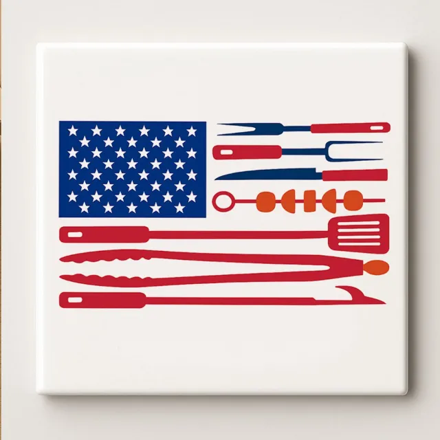 Nevolis Amerikaanse BBQ Gereedschap Vlag Tegel – 15x15cm Patriottische Grill Keramische Wanddecoratie | Perfect Cadeau voor BBQ Liefhebbers & Buitenchefs Multi Color