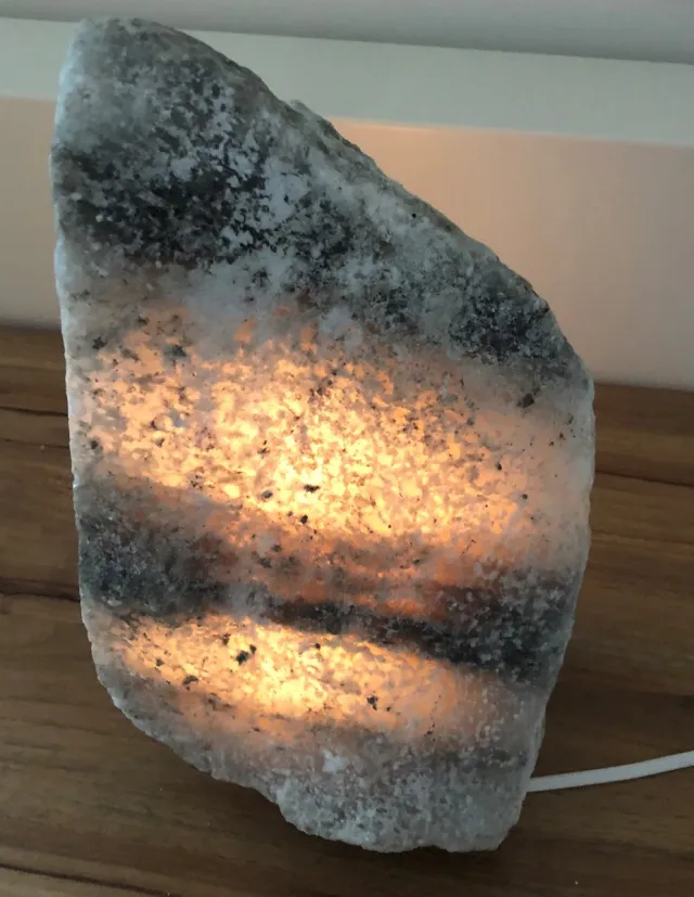 Transsylvanische Mineraal steenzout lamp 4-5 kg grijs