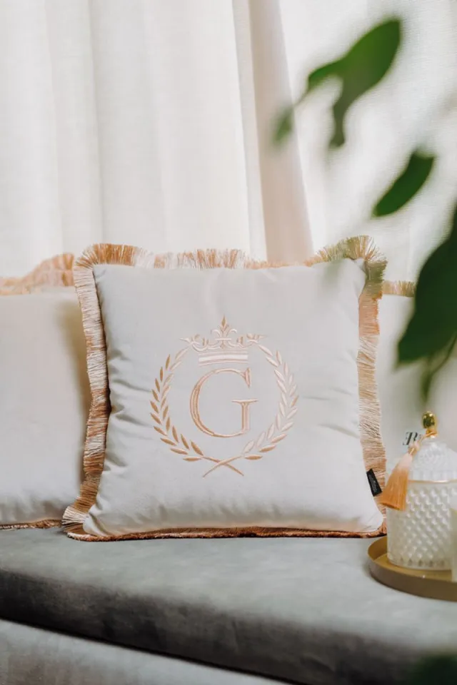 Sandra Mika Embroidered pillow / personalised pillow / monogram pillow / decorative cushion 40x 40 beige velvet letter G