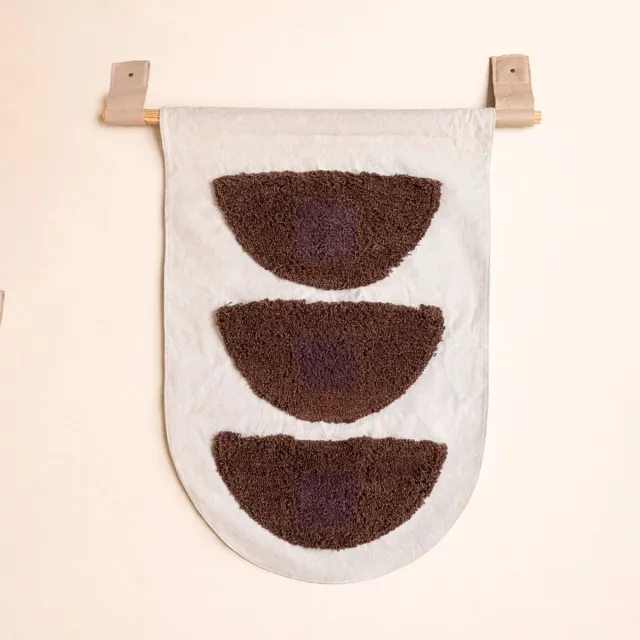 everdesistudio Handgetufted Wandtextiel Boog - Studio 04 - Ever Desi Studio brons