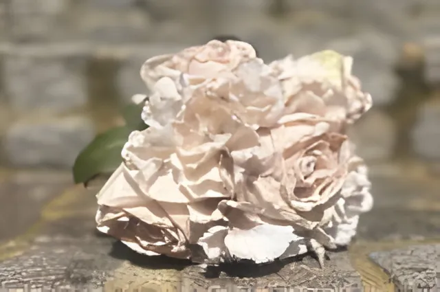 Buitengewoon Boet Boeket antiek witte rozen en hortensia's Buitengewoon de Boet