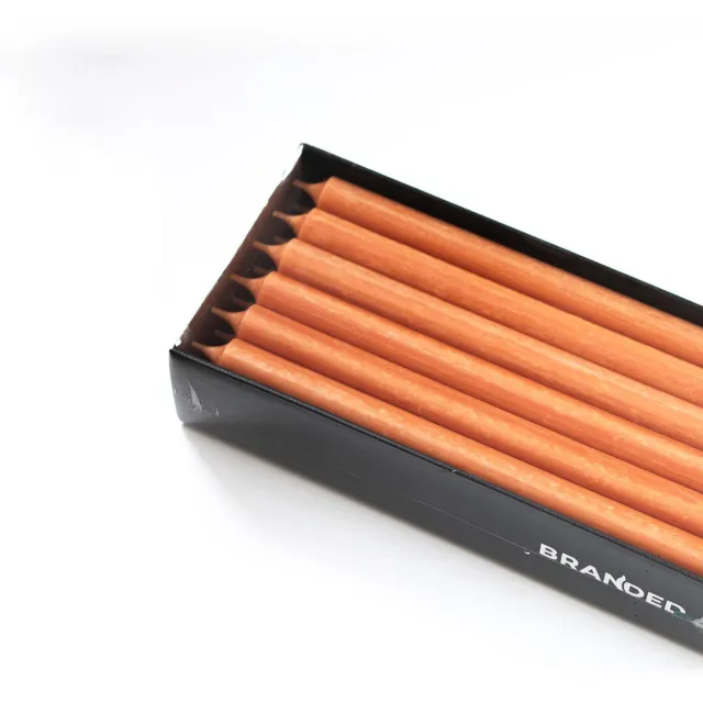 Branded by Lange dinerkaarsen 28 cm | Cognac kleur 18 stuks | 10 branduren