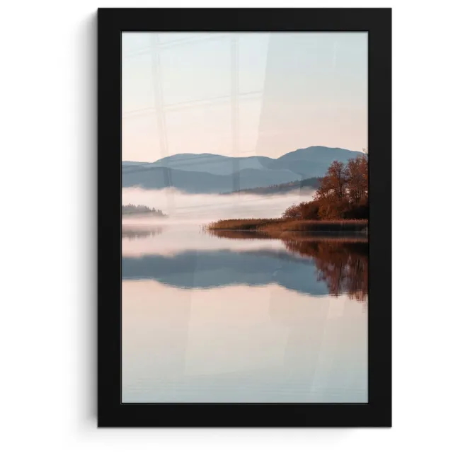 FrameYourWall Poster in lijst - Fotolijst 20x30 cm - Posters - Water - Bomen - Mistlaag - Posterlijst zwart - Decoratie - Wanddecoratie woonkamer - Muurdecoratie slaapkamer