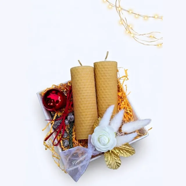 Lana's flowers & gifts Handgemaakte Bijenwas Kaarsen Cadeauset (Set van 2) - 100% Natuurlijk - 12x4 cm - Luxe Geschenkverpakking - Kerst Cadeau Geel