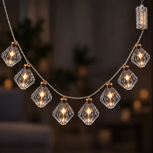 EasyMart LED Kerstverlichting op Batterijen - 8 Glazen Diamant Kerstlampjes - Lichtslinger 1,4 m - Warm Wit - Kristal - Kerstboomverlichting en Kerstdecoratie - Voor Binnen - Werkt op 2x AA Batterijen