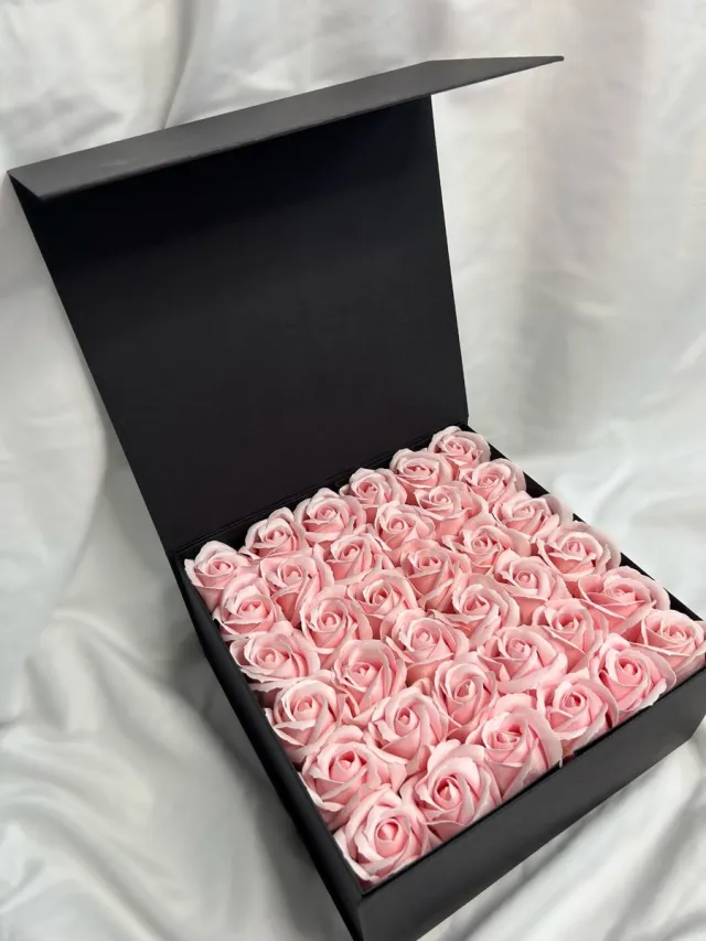 AG Luxurygift AG Luxurygifts flower box - Valentijnsdag - rozen box - cadeau - luxe cadeau - cadeau for haar - Valentijnsdag - Moederdag - Soap roses
