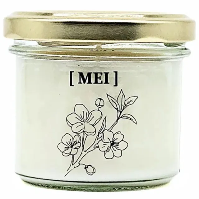 Candlelight-on geurkaars met geboortebloem en geboortedatum - 1 mei - o.b.v. sojawas en etherische oliën Wit