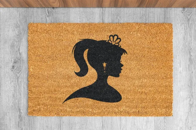 Laser Point Barbie Princess Deurmat | 90x60 cm | Stijlvolle Ingangsmat | Trendy & Praktisch | Perfect voor Binnenkomst | Verhuizing Cadeau | Luxe & Duurzaam | Must-have Home Decor Bruin | Zwart (Gravering 90x60)