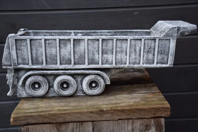 Ilse's Huis en Tuindecoratie Vrachtwagen Trailer, betonnen (tuin)beeld voor binnen of buiten Antraciet grijs