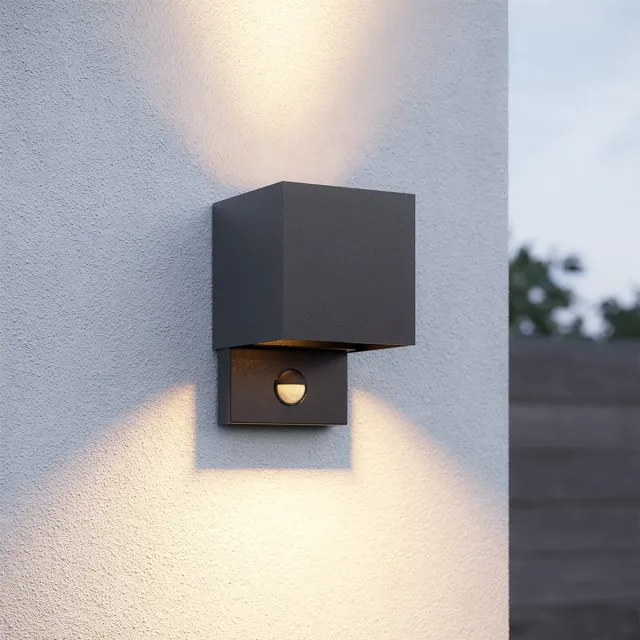 HOFTRONIC Kansas LED wandlamp PIR bewegingssensor - IP65 - 3000K warm wit - 7 watt - 10x10x15cm - Up & down light - Kubus - Voor buiten en binnen - Zwart - Instelbare lichtbundel