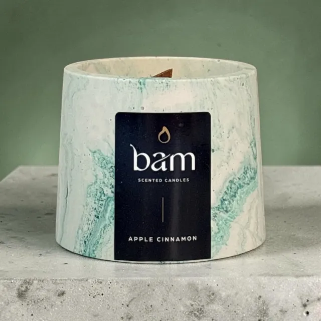 Bam Kaarsen Apple Cinnamon Geurkaars – Cone Collectie – Houten Wiek – Groen Gemarmerd Handgemaakt Potje – 100 g – 30 Branduren
