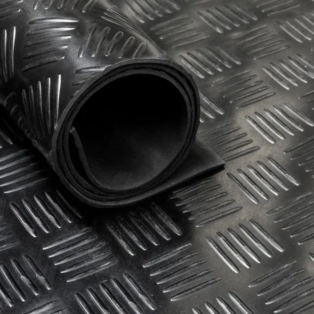 Rubberselect Rubber loper / rubbermat op rol Traanplaat 3mm - Breedte 120 cm Zwart
