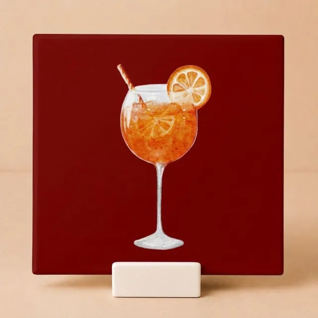 Bedruk King Tegeltje Aperol Spritz Cocktail Illustratie Bordeauxrood – Keramisch Tegeltje 11x11 cm met Houdertje – Bar Decoratie Wit