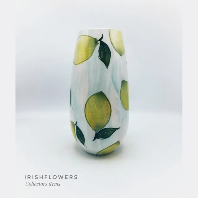 Irishflowers Vaas - Villa Pottery - Citroenenvaas - Decoratie - Woondecoratie - Keramiek - Handgemaakt - Citroenen - Lemon Lime 4_1 Geel
