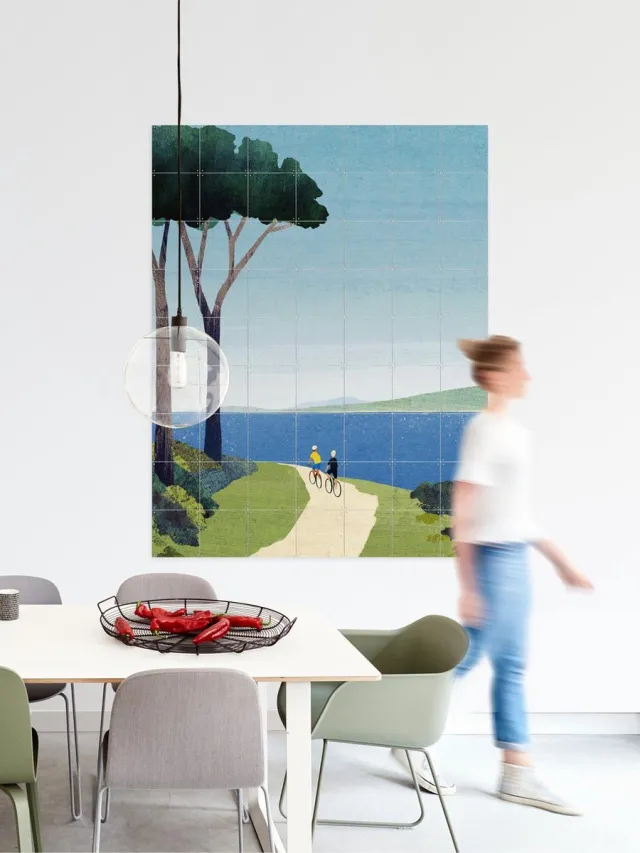 IXXI Cycling by the Sea, Henry Rivers - 80 x 100 cm - Grote wanddecoratie en posters - Illustraties, Minimalisme, Grafisch Ontwerp, Abstract Groen / Blauw / Beige